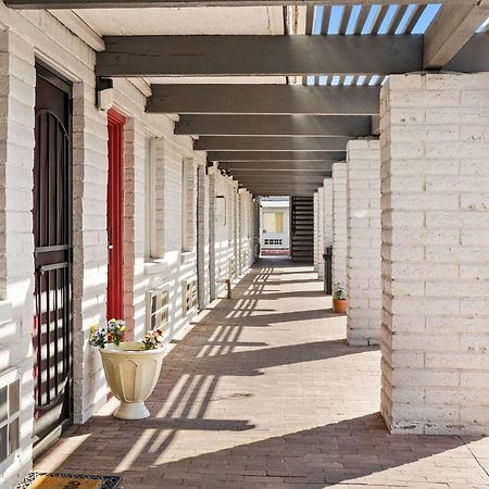 Days Inn By Wyndham Albuquerque Northeast Bagian luar foto