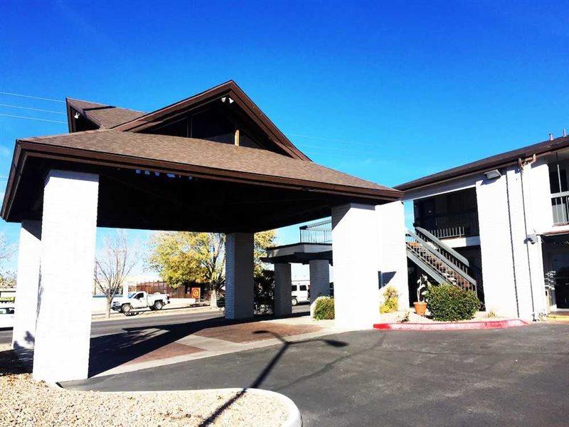 Days Inn By Wyndham Albuquerque Northeast Bagian luar foto