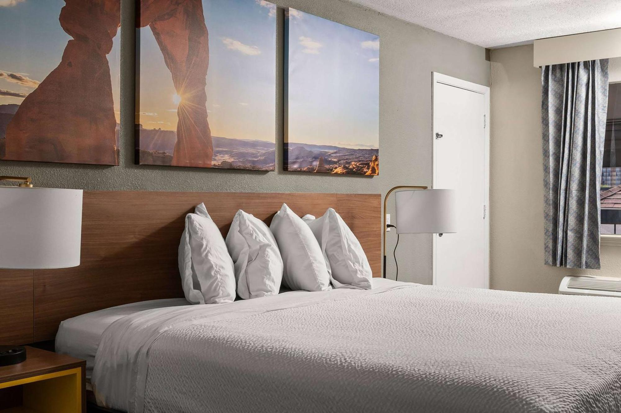 Days Inn By Wyndham Albuquerque Northeast Bagian luar foto