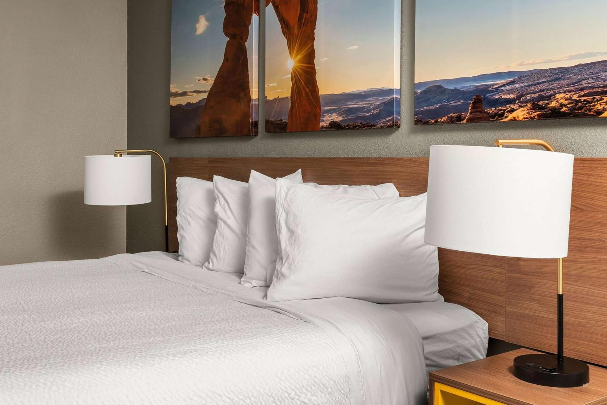 Days Inn By Wyndham Albuquerque Northeast Bagian luar foto