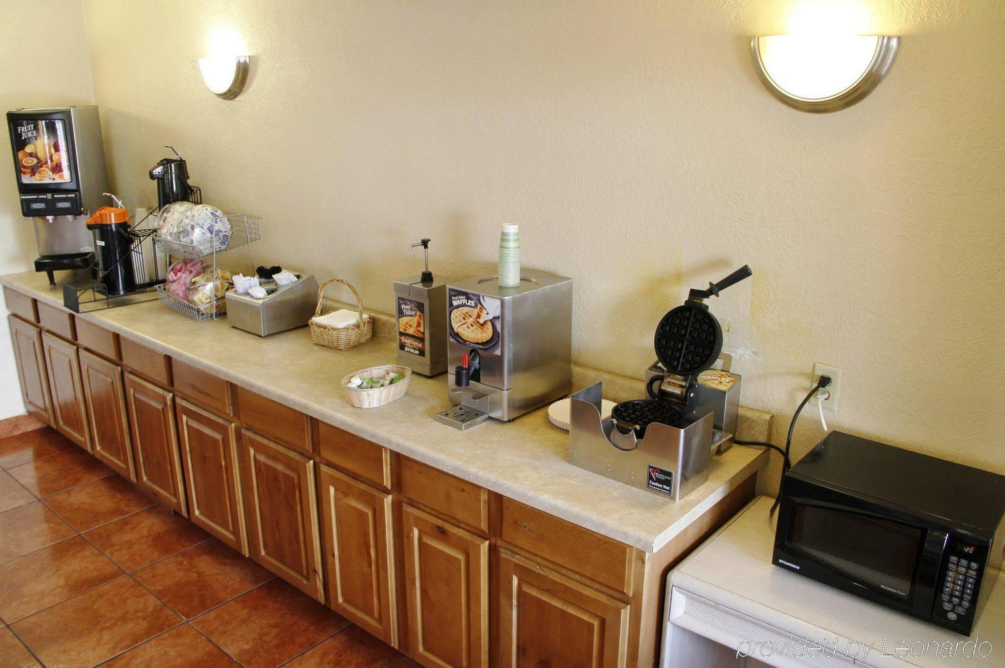 Days Inn By Wyndham Albuquerque Northeast Bagian luar foto