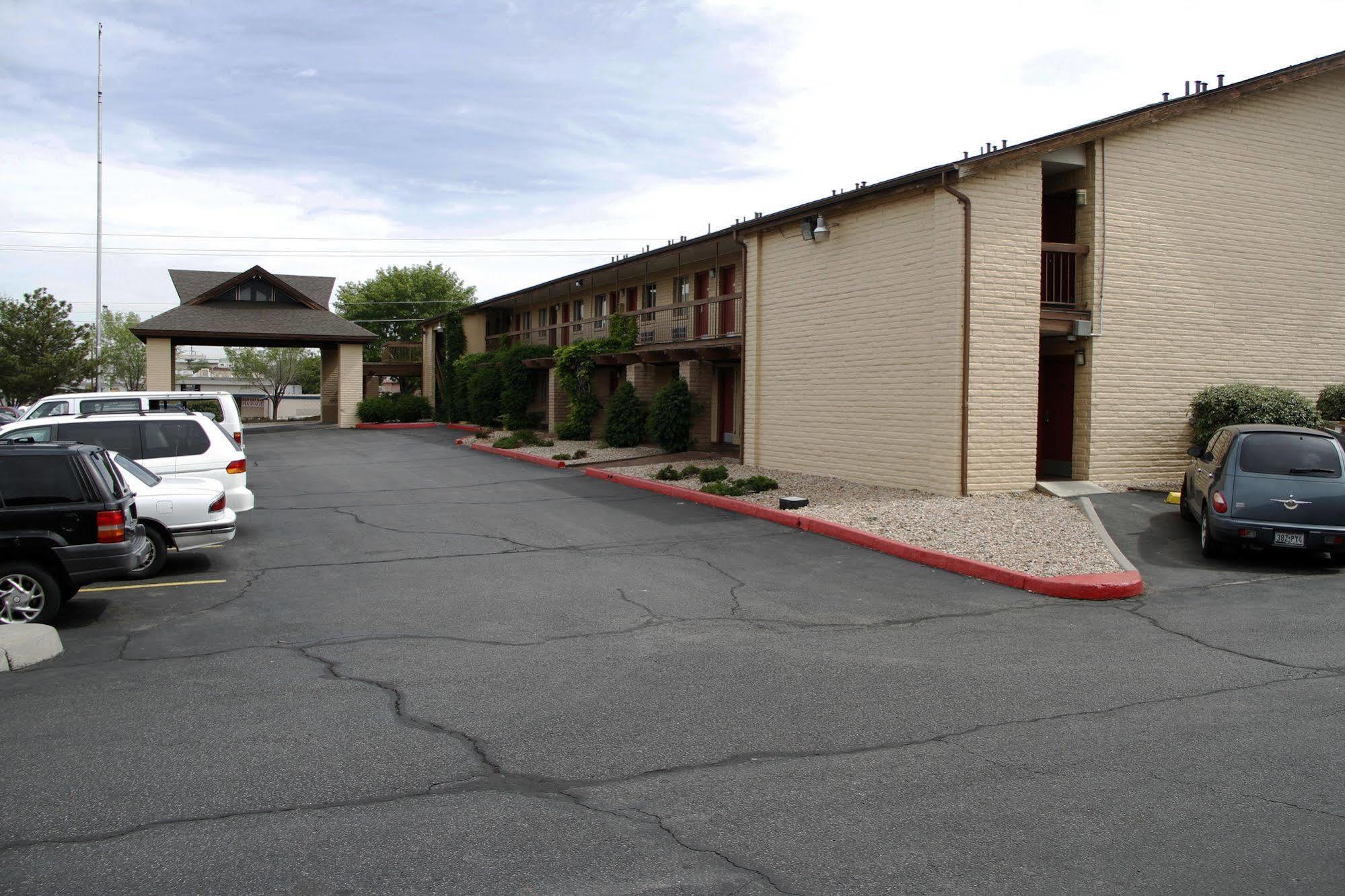 Days Inn By Wyndham Albuquerque Northeast Bagian luar foto