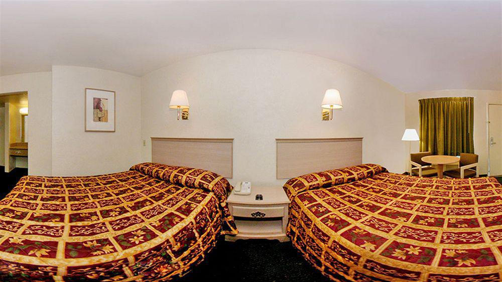 Days Inn By Wyndham Albuquerque Northeast Bagian luar foto